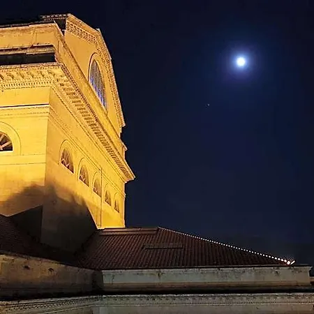 Opera House 4*